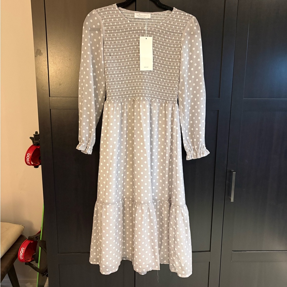 Jilly Box x Mad About Style Flowy Dress - Picture 2 of 5